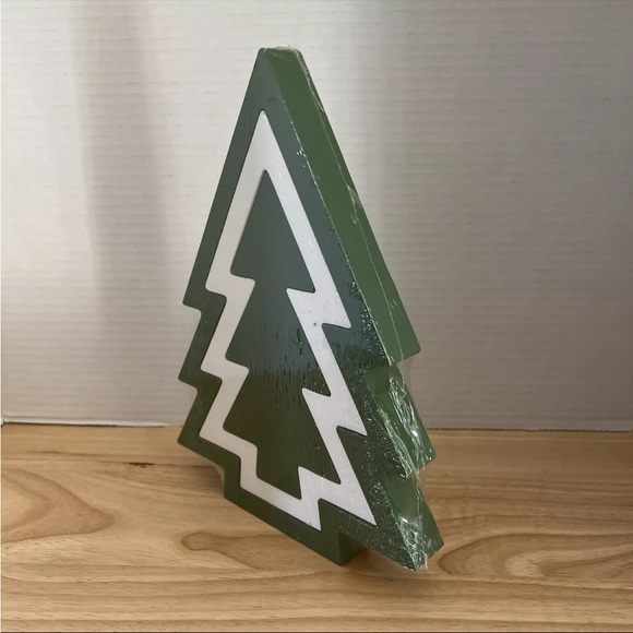 3 Dimensional Holiday Time Christmas Tree Tabletop Decor Green White NIP - Picture 8 of 10